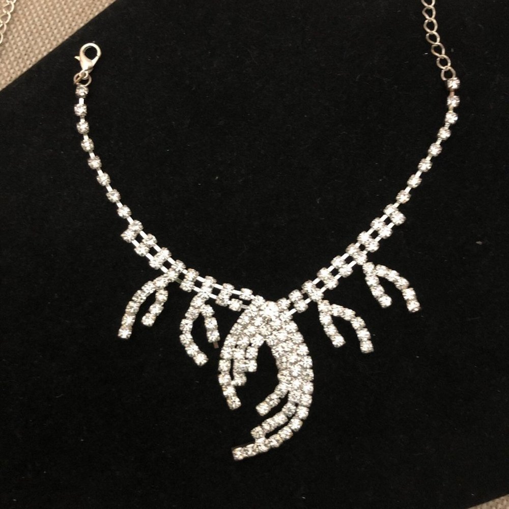 10/$20 ** Czech crystals party necklace NWOT